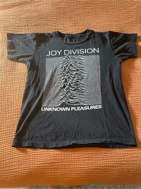 Vintage Black 'Unknown Pleasures' Graphic Tee